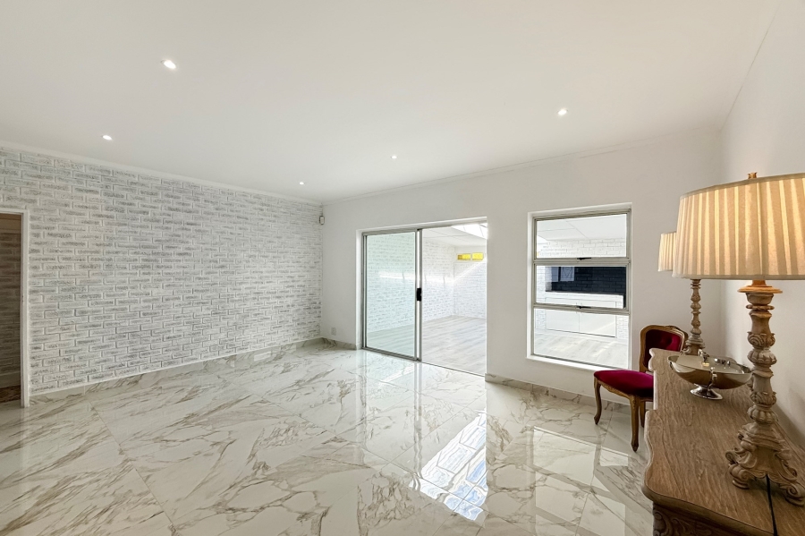 5 Bedroom Property for Sale in De Tijger Western Cape